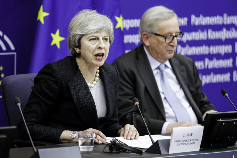 Press conference by Jean-Claude JUNCKER, EC President and by Theresa MAY, British Prime Minister following their meeting: opening remarks by Theresa MAY, British Prime Minister