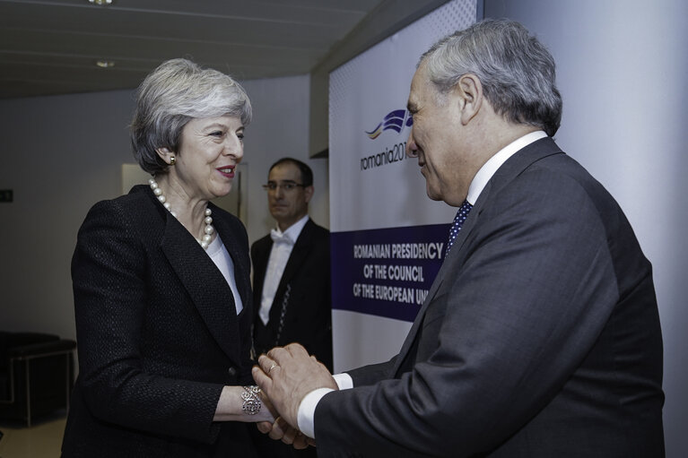 Nuotrauka 7: Antonio TAJANI, EP President meets with Theresa MAY, Prime Minister of United Kingdom on the negotiations on the British departure from the European Union