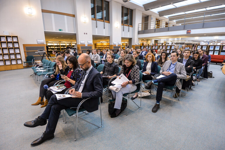 Foto 8: EPRS round table discussion - Roadmap for the future of Europe: Migration and borders.