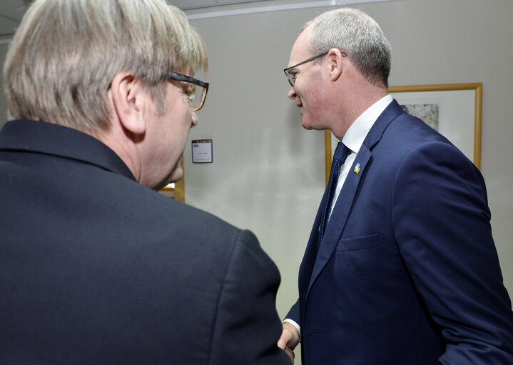 Foto 2: Guy VERHOFSTADT, EP Brexit coordinator meets with Simon COVENEY, Irish Minister for Foreign Affairs and Trade