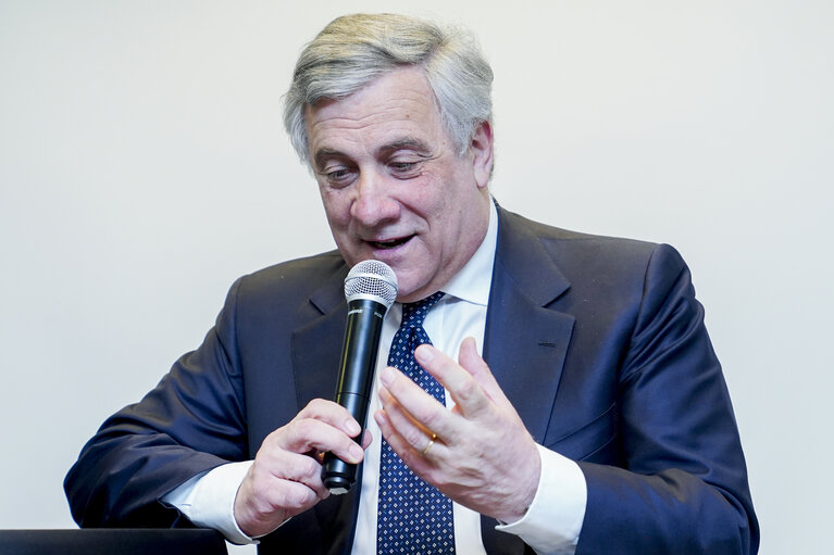Photo 24: Antonio TAJANI, EP President meets with alumni from Italian universities