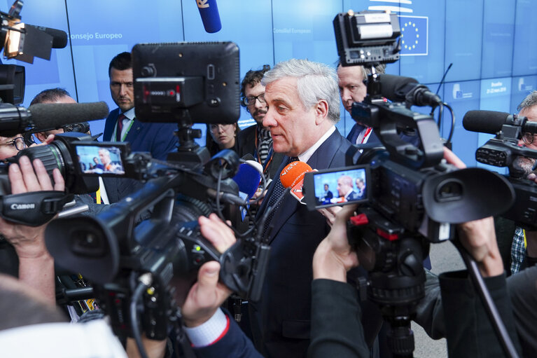 Valokuva 2: European Council - Press conference by Antonio TAJANI, President of the EP