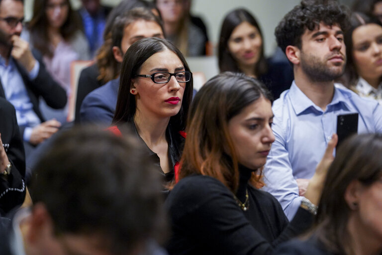 Photo 17: Antonio TAJANI, EP President meets with alumni from Italian universities