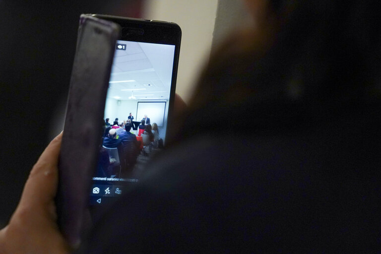 Photo 10: Antonio TAJANI, EP President meets with alumni from Italian universities