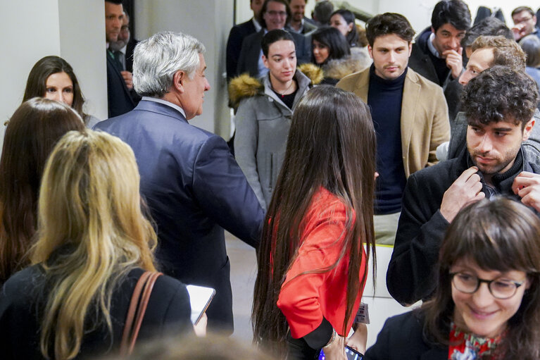 Photo 3: Antonio TAJANI, EP President meets with alumni from Italian universities