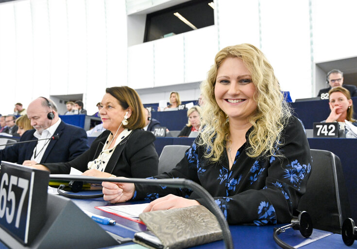 Photo 3: Nadja HIRSCH in the EP in Strasbourg