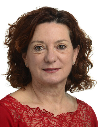 Photo 46: Estrella DURA-FERRANDIS official portrait - 9th Parliamentary term