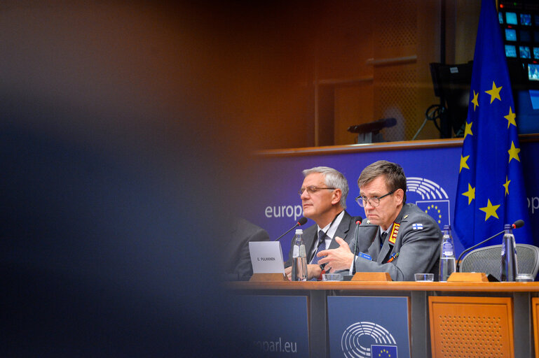 Φωτογραφία 10: SEDE committee meeting. Exchange of views with Lieutenant General Esa PUKKINEN, Director General of the EU Military Staff