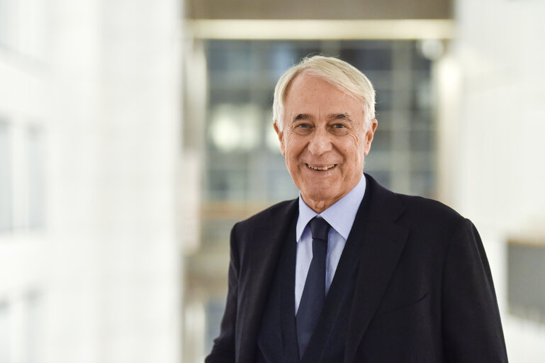 Giuliano PISAPIA in the EP in Brussels