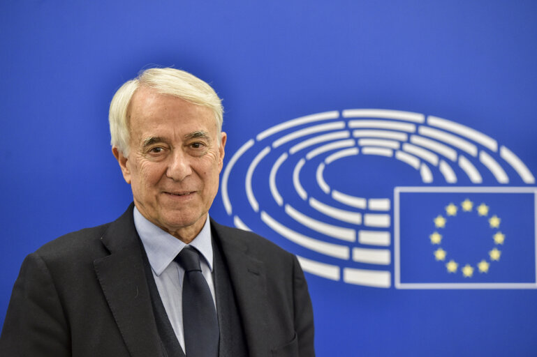 Billede 5: Giuliano PISAPIA in the EP in Brussels