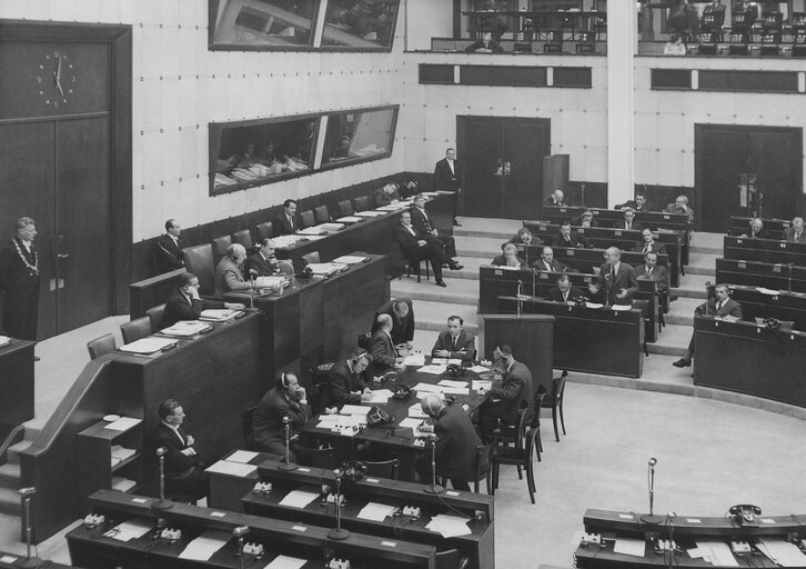 Foto 8: Hemicycle during a plenary session in 1958