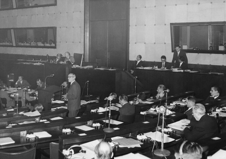 Foto 1: Hemicycle during a plenary session in 1958