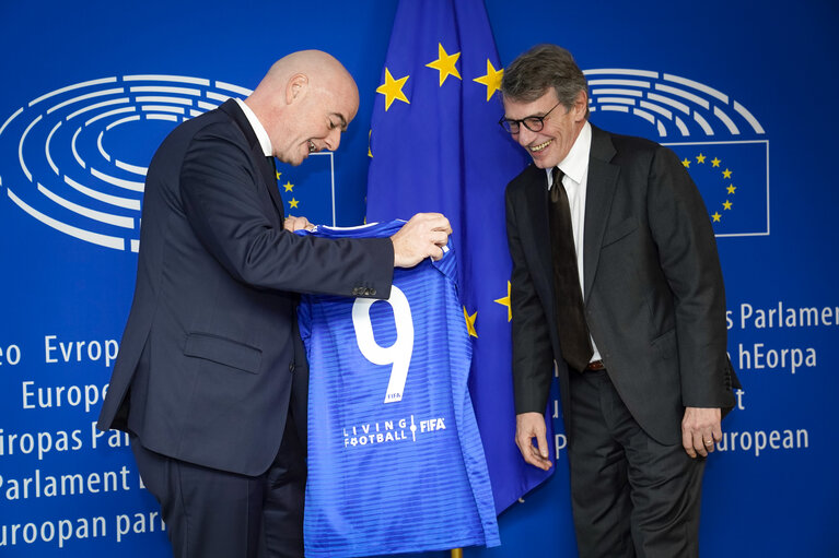 Foto 1: David SASSOLI, EP President meets with Gianni INFANTINO, FIFA President