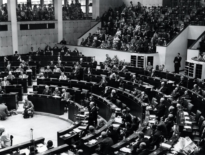 Снимка 4: Walter HALLSTEIN speaks during a plenary session at the European Parliament in Strasbourg, France, in 1967