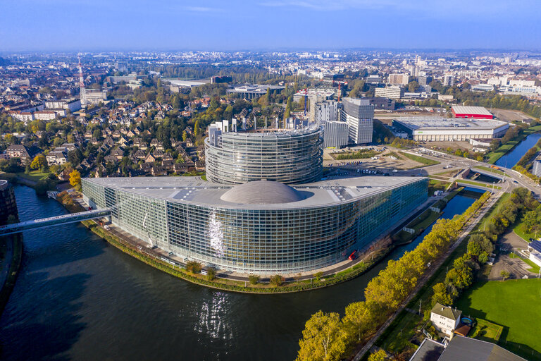 Foto 11: Aerial view made by drone of the EP building in Strasbourg