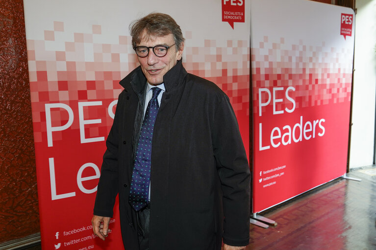 Foto 3: David SASSOLI, EP President, arrives for a European Socialists Party (PES) meeting ahead of a European Summit in Brussels, December 13, 2019