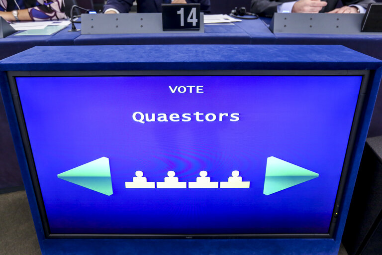 Foto 3: Plenary session - Election of the Quaestors of Parliament - First ballot - SMIAP