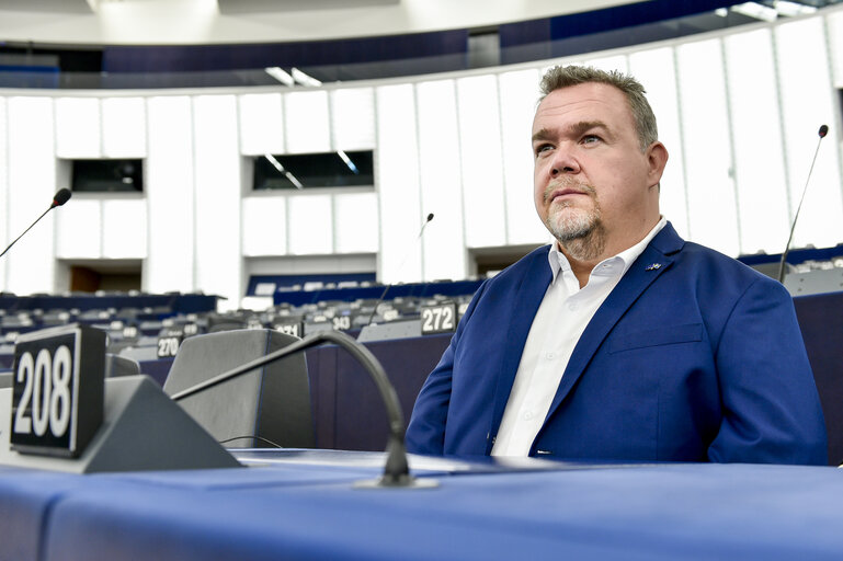 Foto 2: David LEGA in the European Parliament in Strasbourg