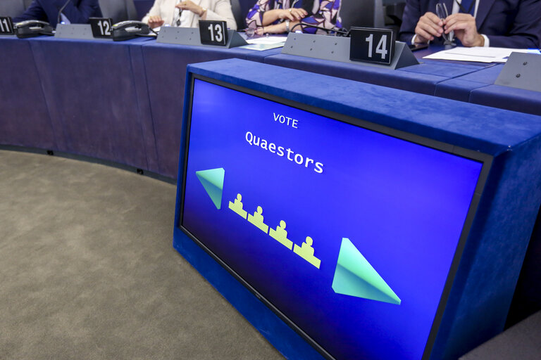 Foto 4: Plenary session - Election of the Quaestors of Parliament - First ballot - SMIAP