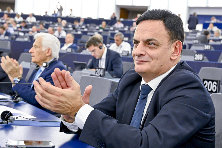 Foto 3: David CASA in the EP in Strasbourg