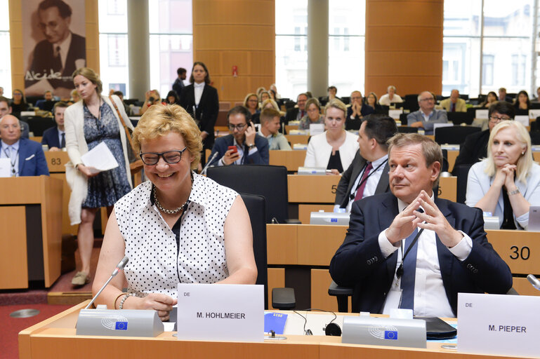 Foto 7: CONT Constitutive meeting - Election of Chair and Vice-Chairs