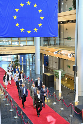 Fotó 1: Stockshots in the LOW building in Strasbourg - EP President with councels on the red carpet of the VIP entrance