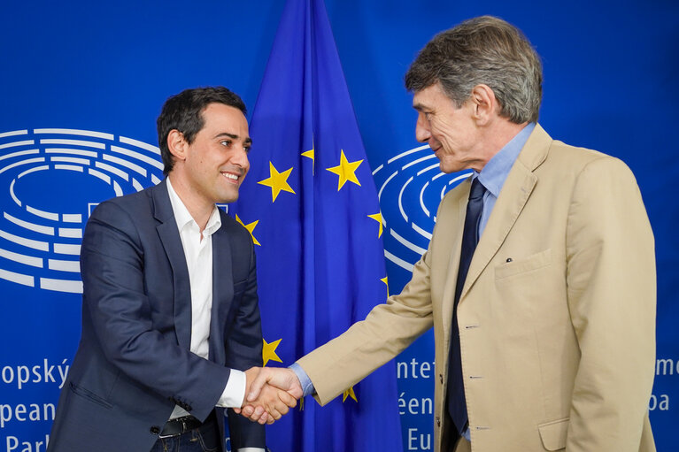Valokuva 2: David SASSOLI, EP President meets with Stephane SEJOURNE