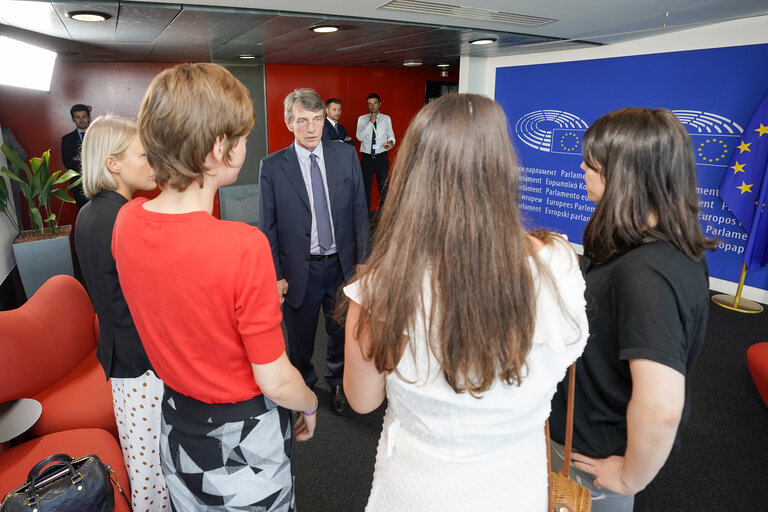 Fotografi 6: David SASSOLI, EP President meets with representation of #MeToo movement