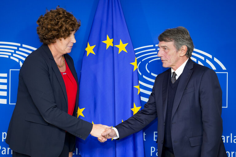 Valokuva 2: David SASSOLI, EP President meets with Petra De SUTTER, MEP