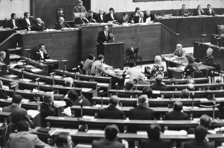 Photo 1 : General view of the hemicycle during a plenary session at the EP in Strasbourg, France, in 1975