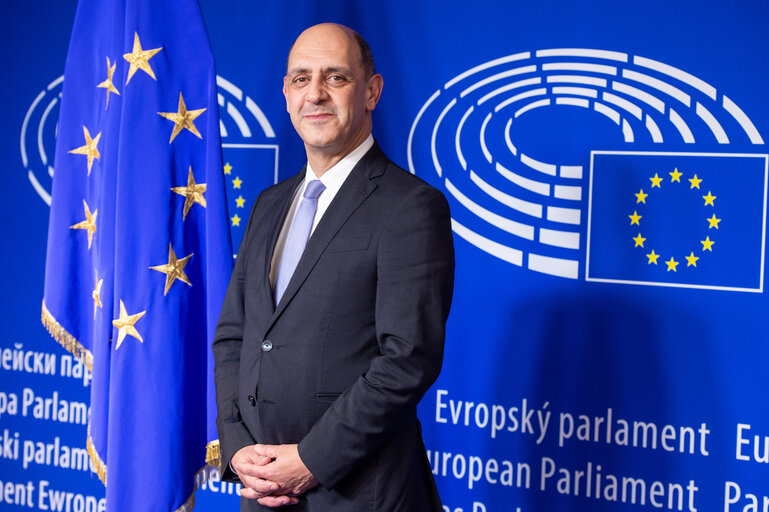 Снимка 6: Manuel PIZARRO in the EP in Brussels