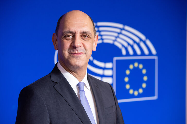 Снимка 7: Manuel PIZARRO in the EP in Brussels