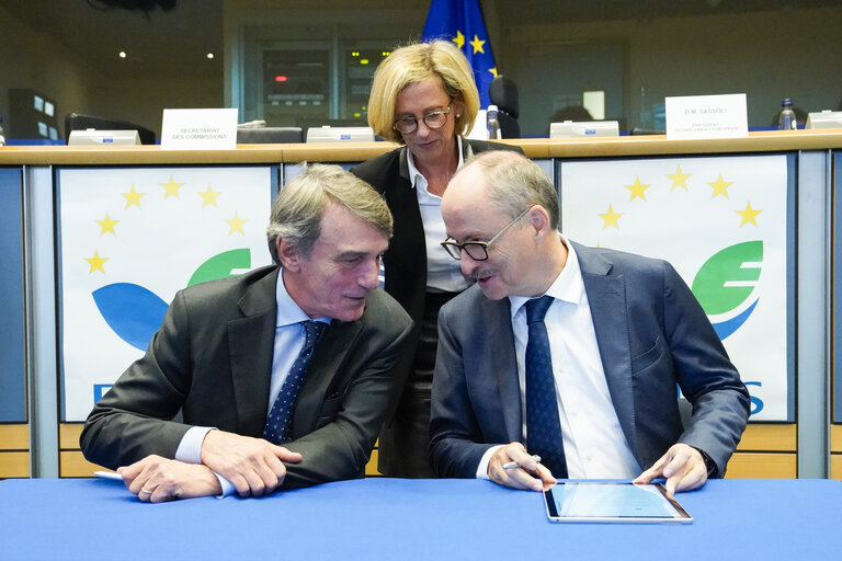 Valokuva 6: EMAS signature - New Environmental Policy of the European Parliament.