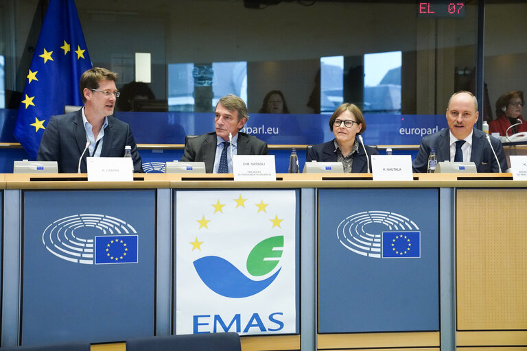 Valokuva 14: EMAS signature - New Environmental Policy of the European Parliament.