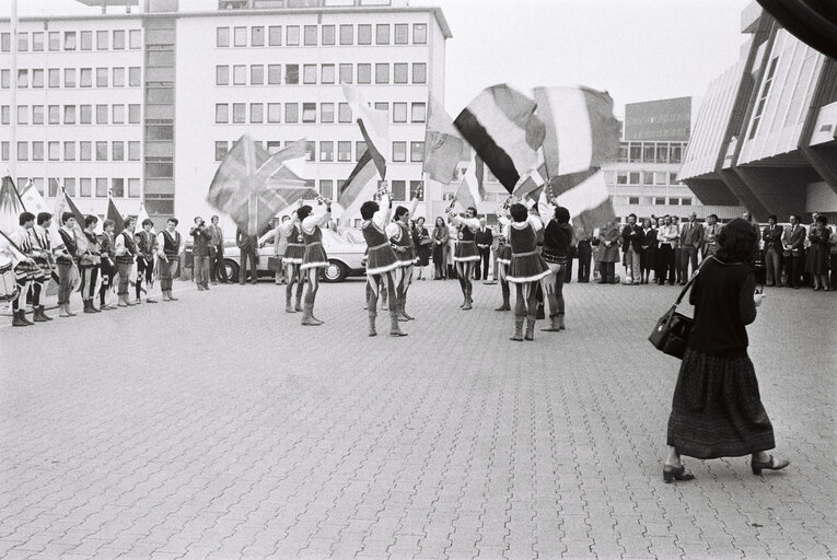 Valokuva 4: Demonstration of faenza flag launchers