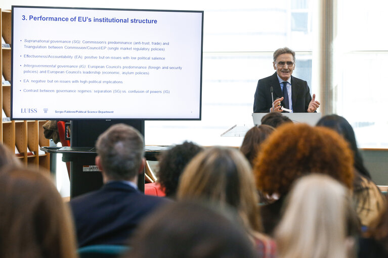 Fotografia 3: EPRS Book Talk. Europe's Future: Where next for EU institutional reform?