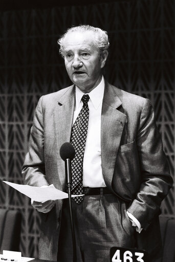 Fotografia 41: The MEP Gustave DELEAU during a session in Strasbourg in April 1980.