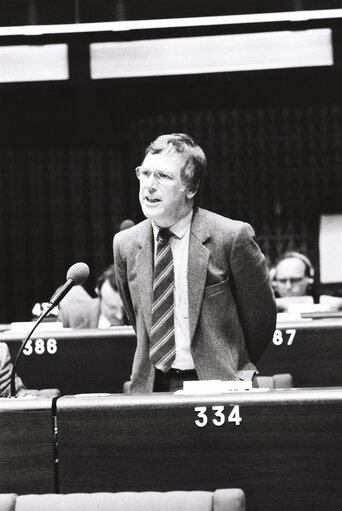 Fotografia 50: The MEP John O'CONNELL during a session in Strasbourg in April 1984.