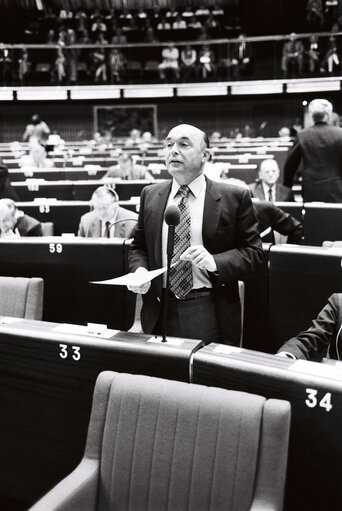 Fotografia 34: The MEP Fernand H.J. HERMAN during a session in Strasbourg in April 1980.