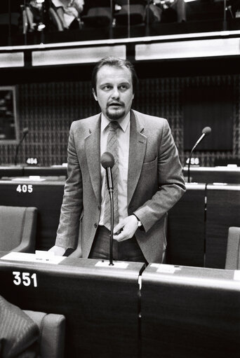 Fotografia 39: The MEP Gero PFENNIG during a session in Strasbourg in April 1980.