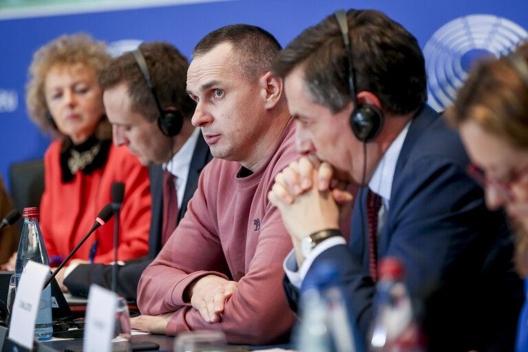 Fotografija 4: AFET - DEVE - DROI committee meeting. Exchange of views with Oleg SENTSOV, the 2018 Sakharov Prize laureate.