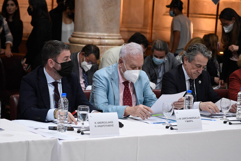 Foto 14: EUROLAT - Fourteenth Ordinary Plenary Session in Buenos Aires -   Argentina - Executive Bureau Meeting