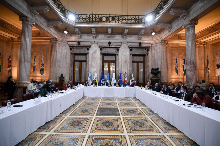 Foto 16: EUROLAT - Fourteenth Ordinary Plenary Session in Buenos Aires -   Argentina - Executive Bureau Meeting