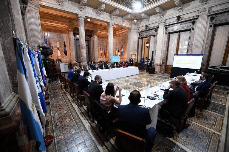 Foto 15: EUROLAT - Fourteenth Ordinary Plenary Session in Buenos Aires -   Argentina - Executive Bureau Meeting