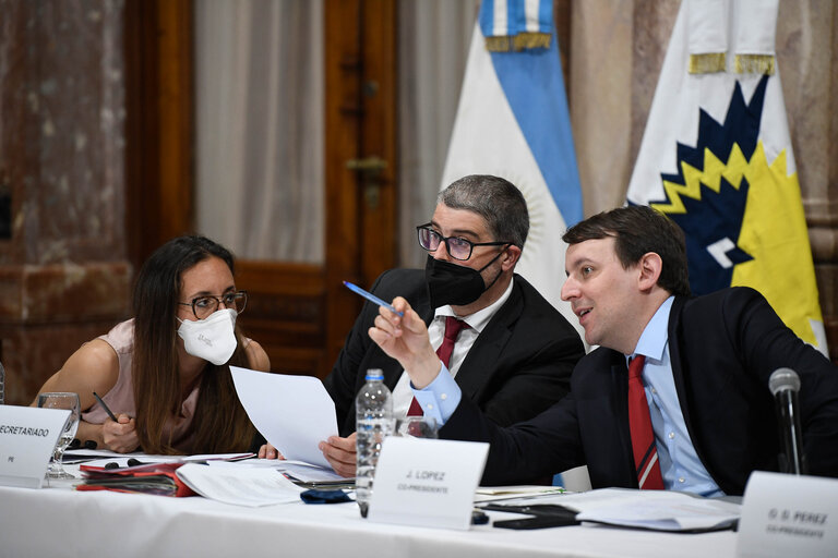 Foto 6: EUROLAT - Fourteenth Ordinary Plenary Session in Buenos Aires -   Argentina - Executive Bureau Meeting