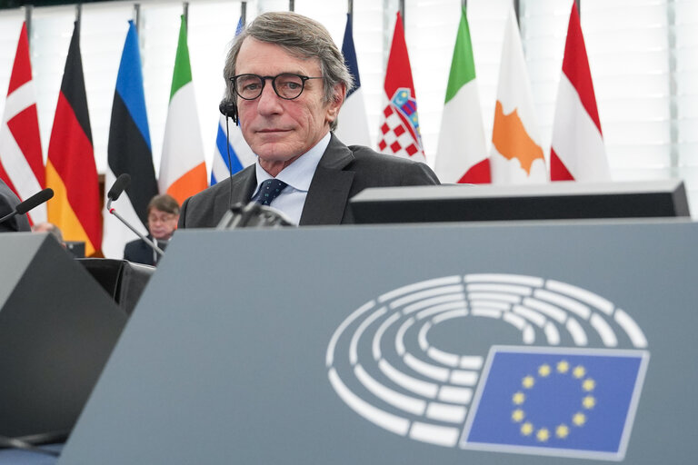 Φωτογραφία 13: Plenary session - vote on European Commission