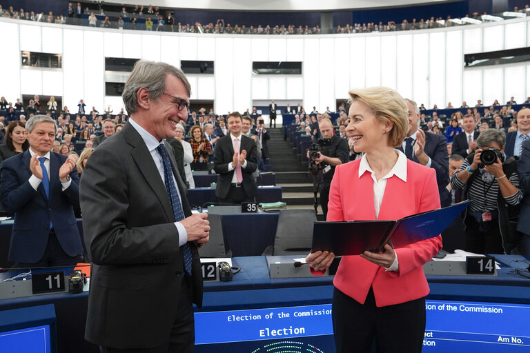 Φωτογραφία 3: Plenary session - vote on European Commission