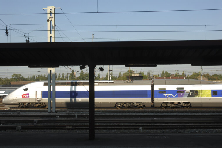 Fotografia 3: The TGV, French high-speed train.