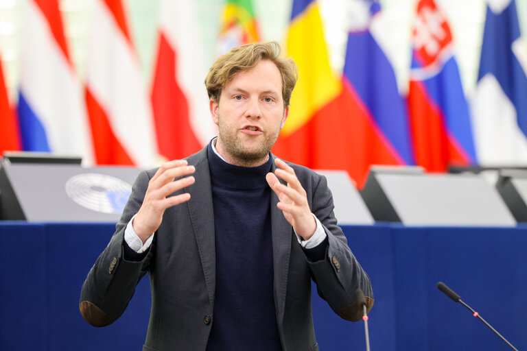 Fotó 9: EP Plenary session - Proposal for a Council Regulation on the election of the members of the European Parliament by direct universal suffrage