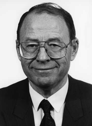 Foto 2: Portrait of Jan SONNEVELD, MEP during the 3rd and 4th Parliamentary Terms (1989-1999)